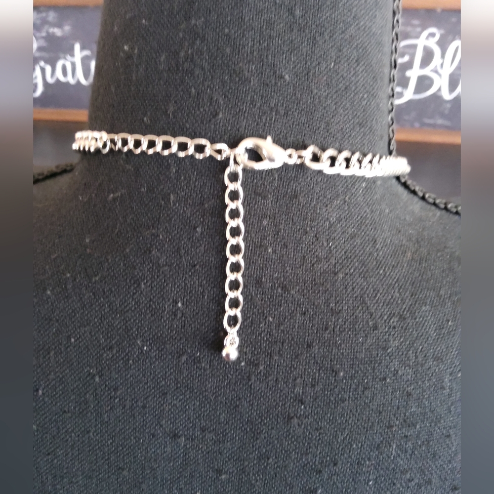 Ladies Silver Tone Necklace - Picture 4 of 4